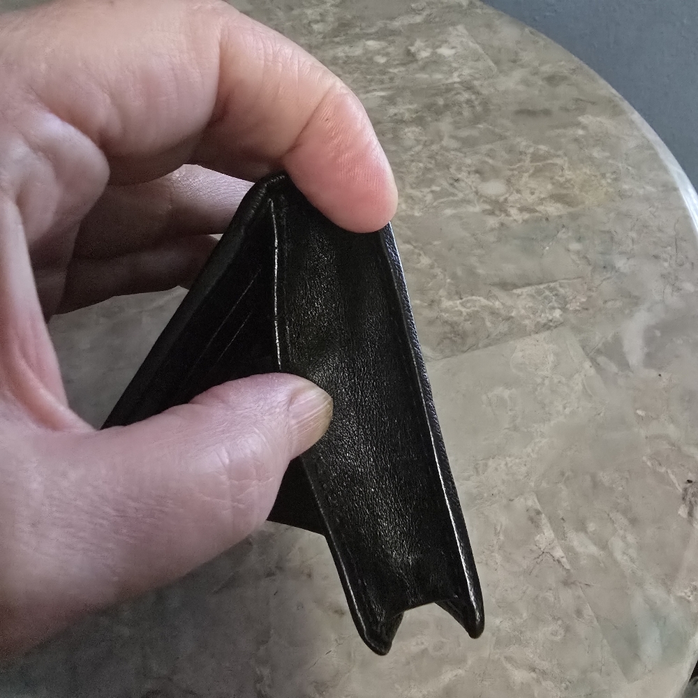 Stingray Leather Black and Cream Tri-Panel Long Wallet - Picture 13 of 14